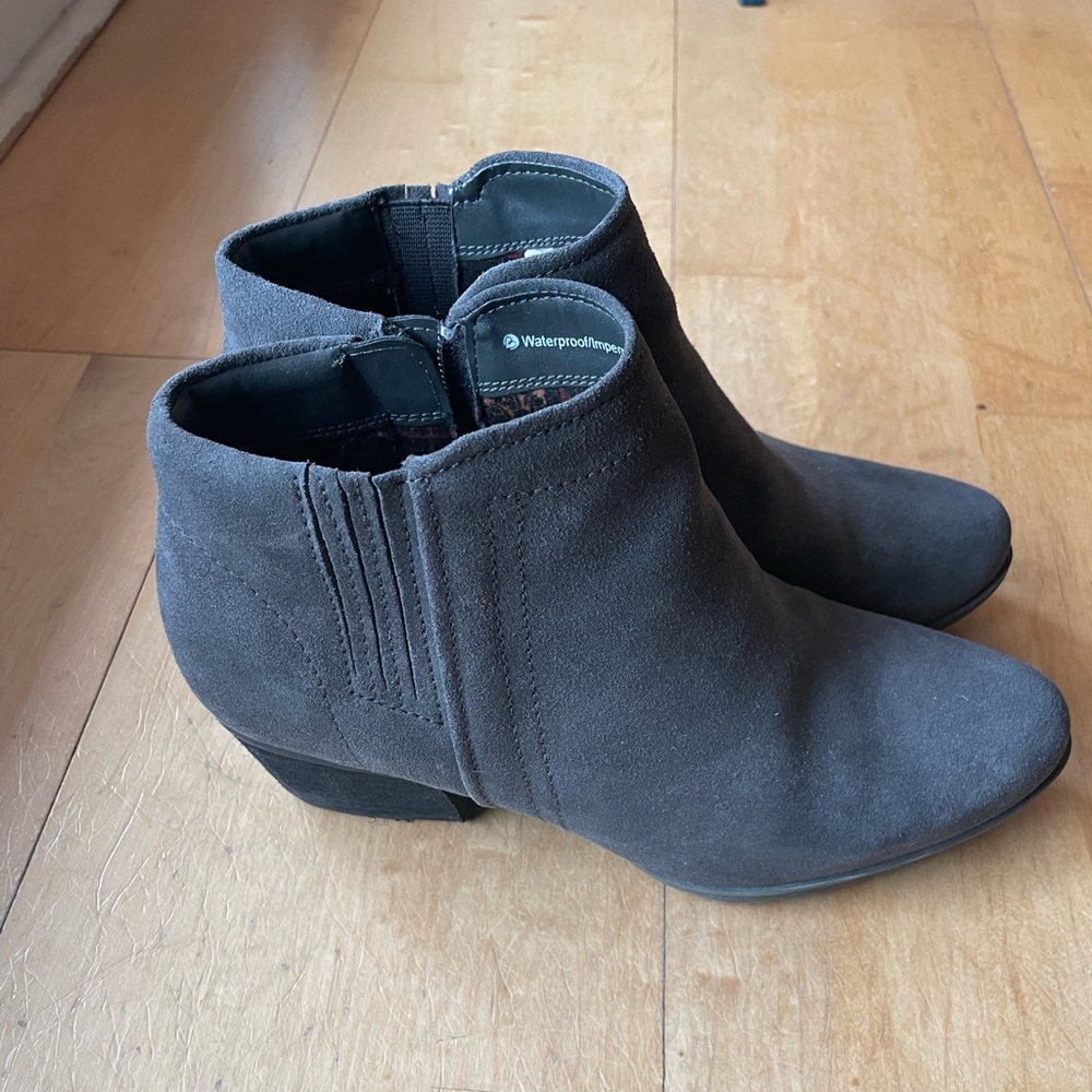 Gray Suede Blondo Waterproof Shoes Size 7.5